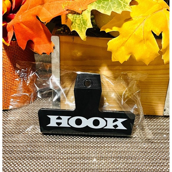 AEW Hook Chip Bag Clip - All Elite Crate Exclusive - FTW Brand New! - Picture 1 of 3